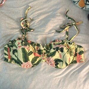 Floral underwire bikini top from Target. Size 22.
